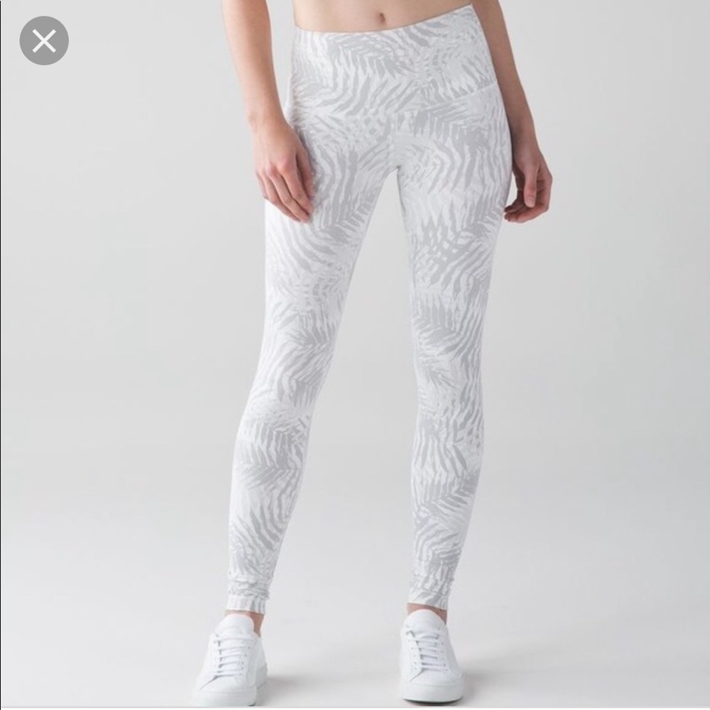 LULULEMON GREY PALM TREE LEGGINGS LIKE NEW